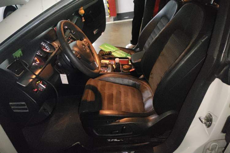 Used Volkswagen FAW-Volkswagen CC 2015 2.0 TSI Luxury Model
