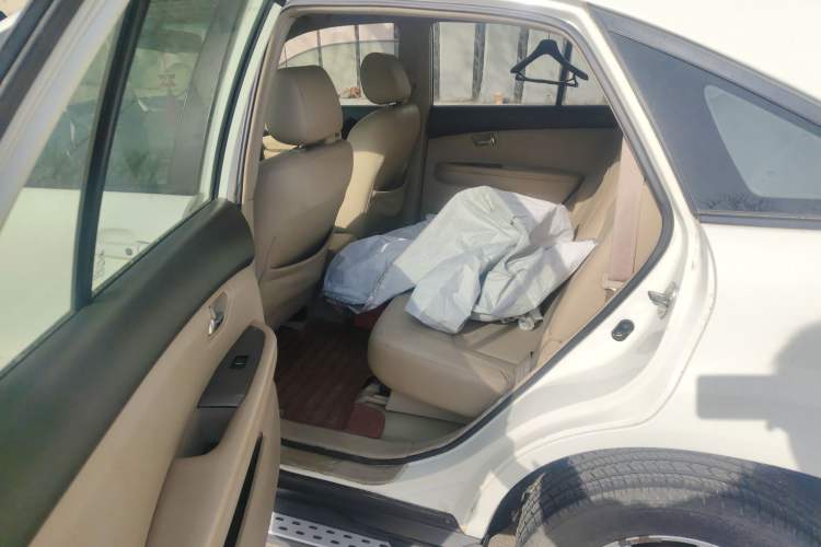 Used BYD S6 2012 2.0L Manual Luxury Version