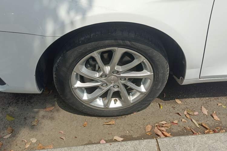 Used Geely Auto Emgrand 2021 UP 1.5L CVT Advanced Edition Left Front Wheel Hub