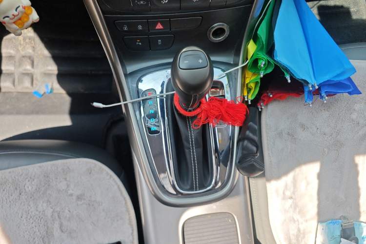 Used Chevrolet Malibu 2014 2.0L Automatic Comfort Edition Gear Lever