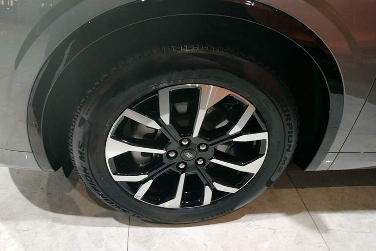 Used Ford Edge 2025 Ford Explorer L 2.0T EcoBoost E-Hybrid Four-Wheel-Drive 7-Seater Supreme Model