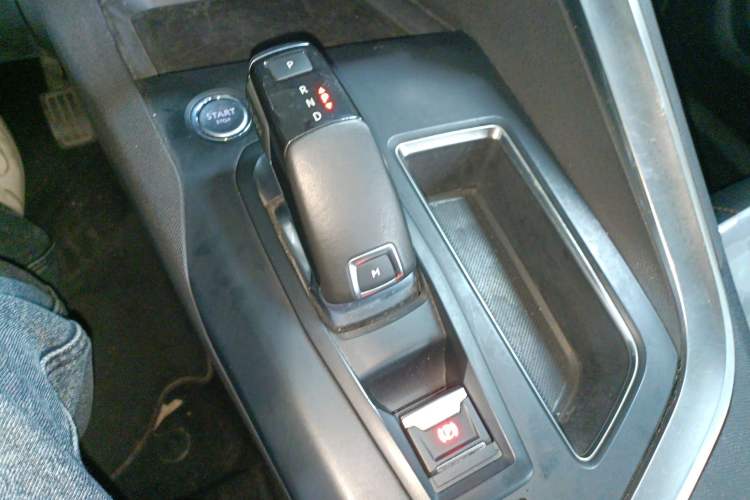 Used Peugeot 4008 2019 350THP First Edition Gear Lever