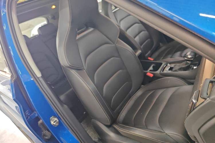 Used Skoda Kodiaq 2022 TSI330 7-Seater Two-Wheel-Drive Luxury Edition Right Front Seat