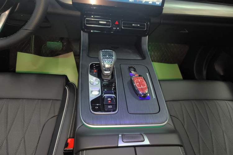 Used GAC Trumpchi GS8 2025 Linghang Series 2.0 TGDI Two-Wheel-Drive Luxury Edition 5 Seats
