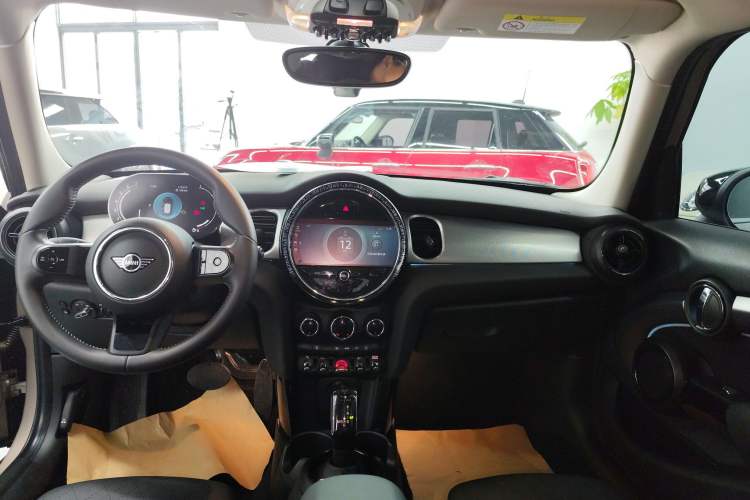 Used MINI MINI 2022 Updated 1.5T COOPER Classic Edition Five-Door Version