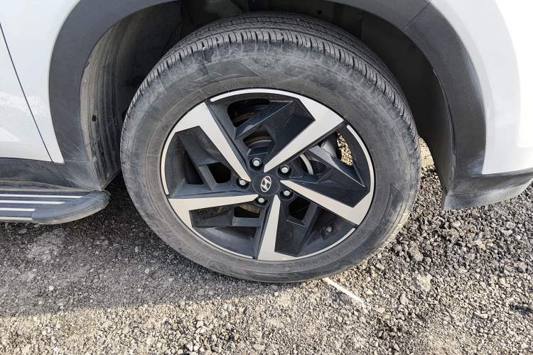 Used Hyundai ix35 2021 2.0L Automatic 2WD GLS Leading Edition Right Front Wheel Hub