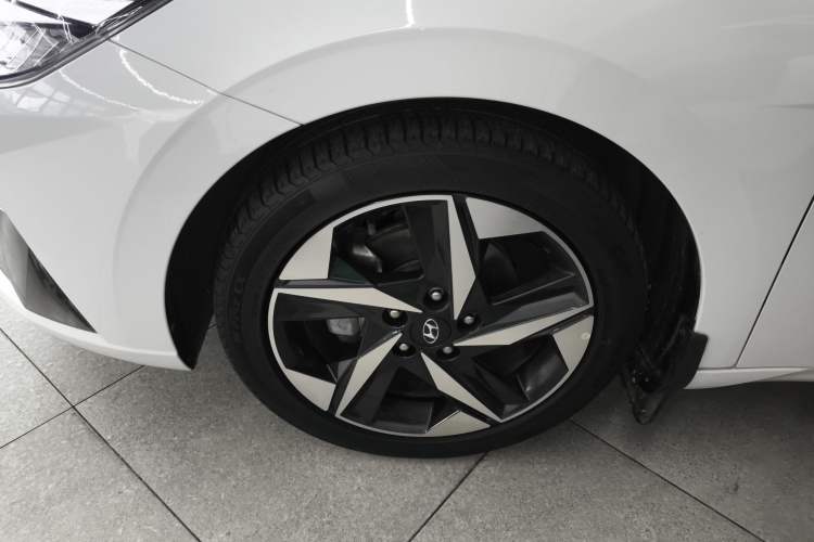 Used Hyundai Elantra 2021 1.5L CVT LUX Prestige Edition