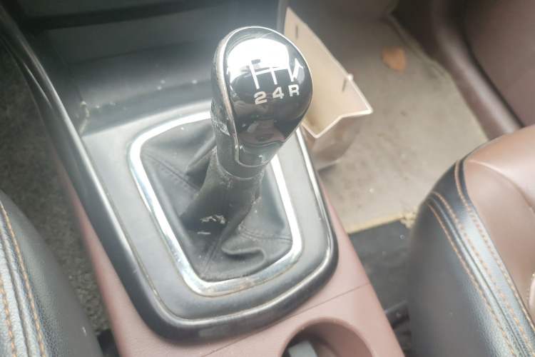 Used FORTHING SX6 2016 1.6L Manual Luxury Model Gear Lever