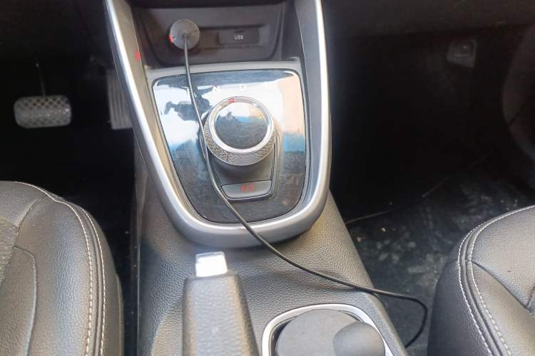 Used Baojun 510 2017 1.5L Automatic Fashion Model Gear Lever