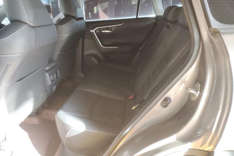 Used Toyota RAV4 2022 2.0L CVT Two-Wheel Drive Fashion Plus Edition
