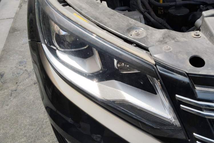 Used Volkswagen Tiguan 2016 300TSI Automatic Two-Wheel Drive Luxury Edition Right Front Headlight