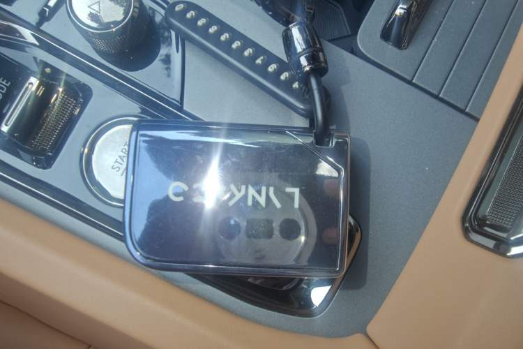 Used Lynk & Co 09 2021 2.0T Ultra Six-Seater