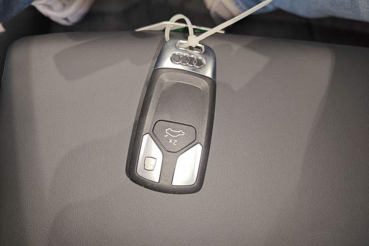 Used Audi Q5L 2025 quattro 45th Anniversary Edition 45 TFSI Luxury Dynamic Model