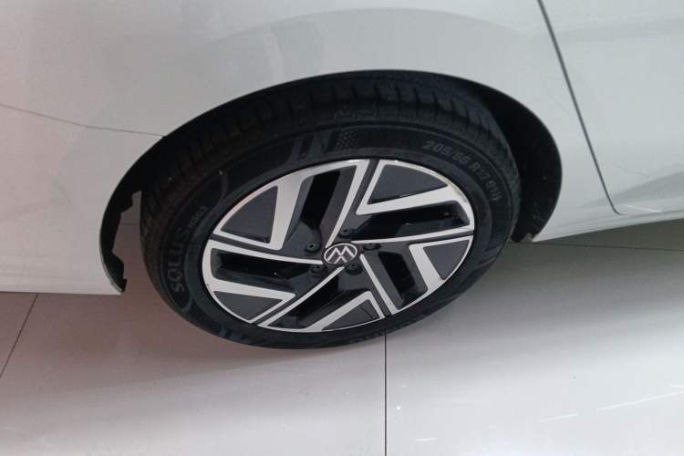 Used Volkswagen Sagitar 2023 200TSI DSG Excellence Edition Right Rear Wheel Hub