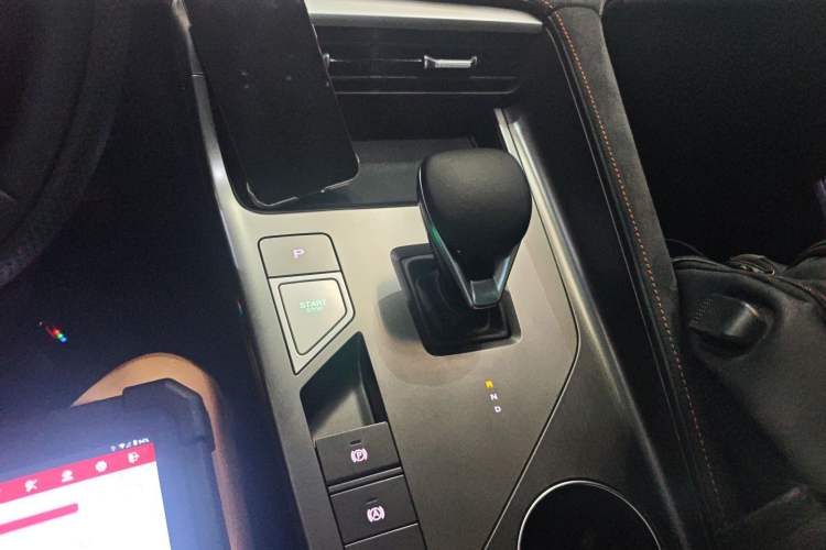 Used Roewe D5X DMH 2024 135 Flagship Edition Gear Lever