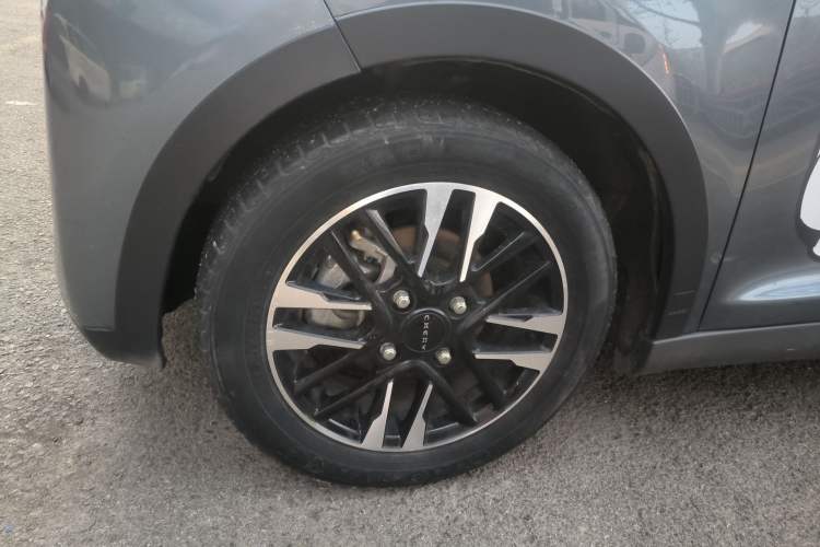 Used Chery QQ Little Ant 2022 Revised Version Sweet Pink Edition Half-Sugar Version Lithium Iron Phosphate 30.7 kWh 30 kW 301 km