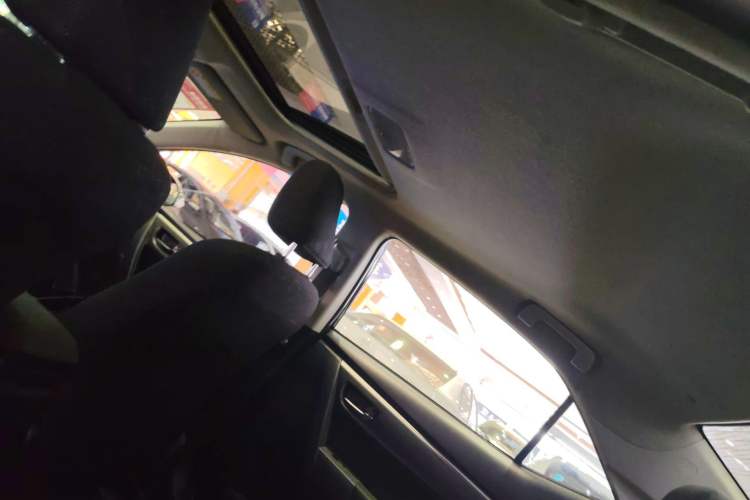 Used Toyota Levin 2016 Dual-Engine 1.8H GS E-CVT Elite Model with Sunroof
