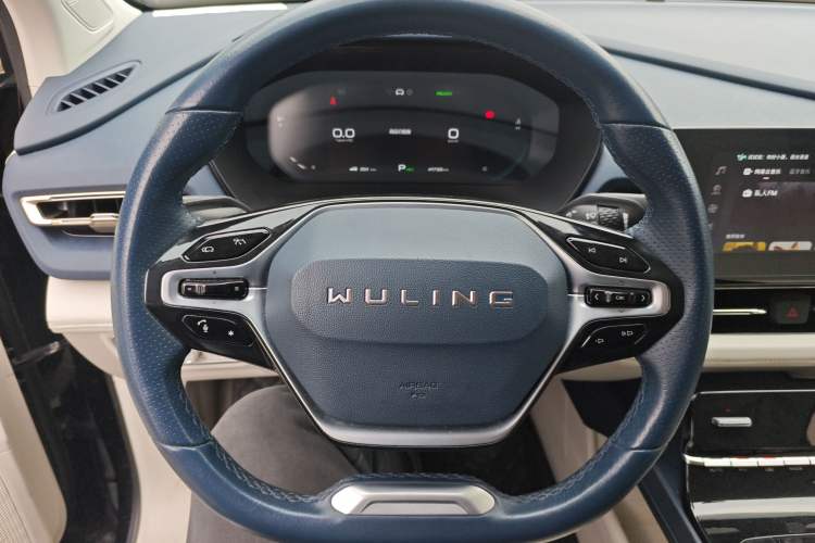 Used Wuling Victory 2023 2.0L DHT Luxury Edition
