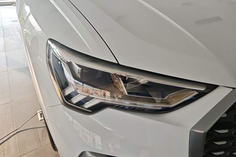 Used Audi Q3 Sportback 2020 40 TFSI Fashion Model Right Front Headlight