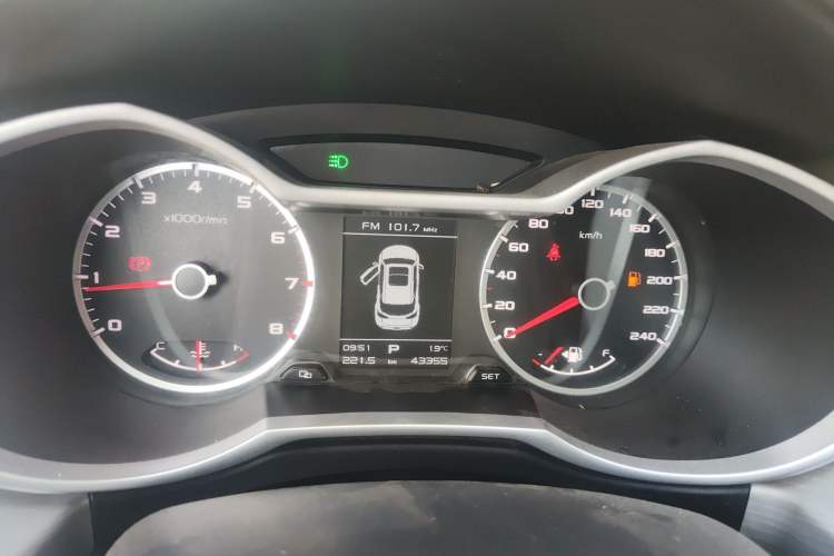 Used Geely Auto Emgrand X7 Sport 2018 1.8TD Automatic Two-Wheel Drive Zhiya Model Instrument Cluster