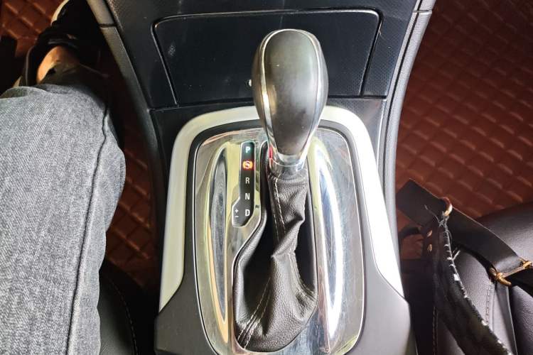 Used Buick Regal 2015 1.6T Fashion Tech Model
