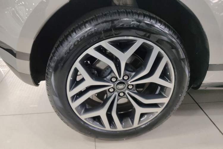 Used Land Rover Range Evoque 2023 Aurora L 249 PS Luxury Edition
