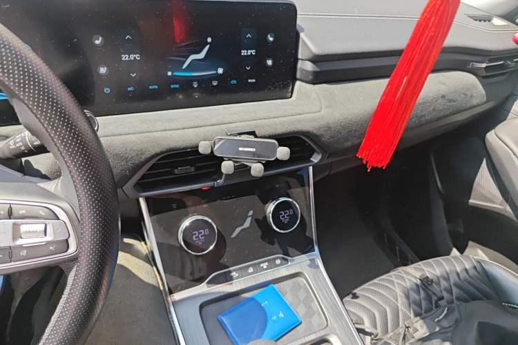 Used EXEED Lingyun 2023 400T Two-Wheel Drive StarRui Pro Edition Audio And AC Panel