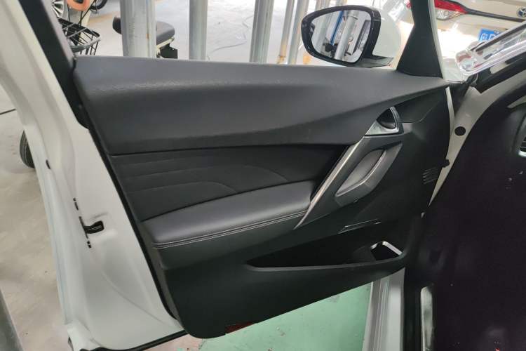 Used DS 5 2014 1.6T Luxury Edition THP160