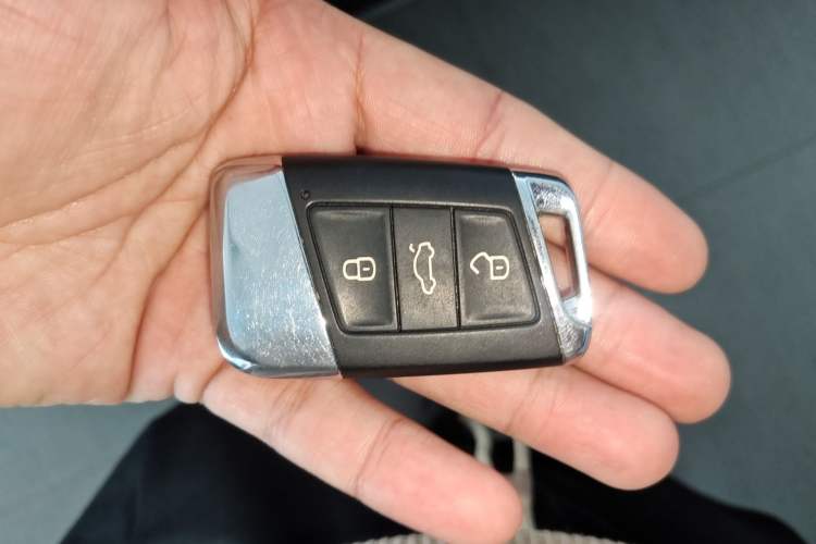 Used Volkswagen Magotan 2018 Facelift 330TSI DSG Luxury Model Vehicle Key