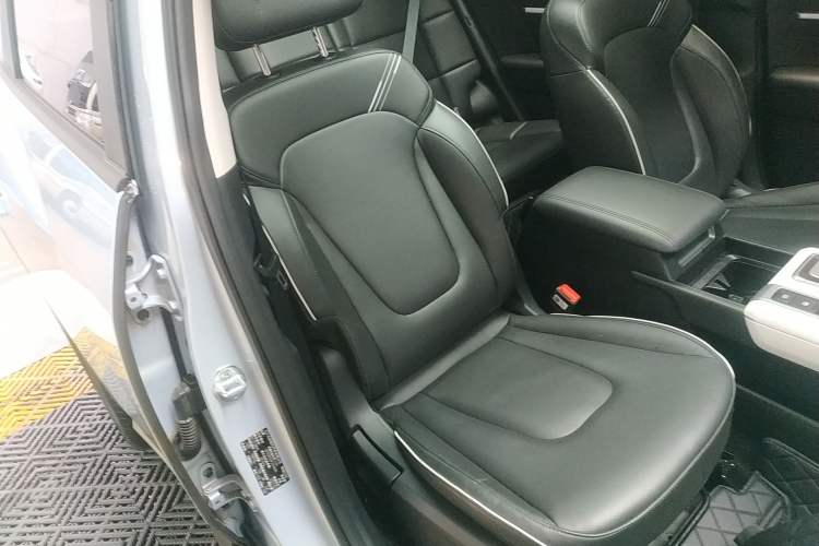 Used Hyundai ix35 2023 Musso 2.0L Deluxe Edition DLX
