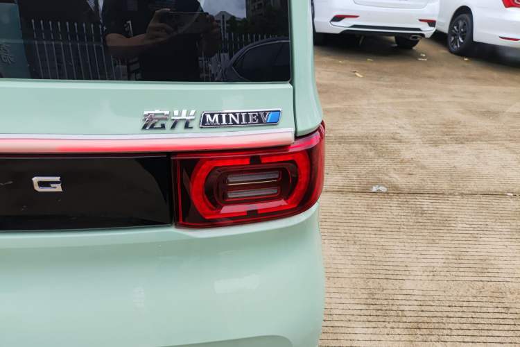 Used Wuling Hongguang MINIEV 2021 Macaron Premium Model – Lithium Iron Phosphate Right Rear Taillight