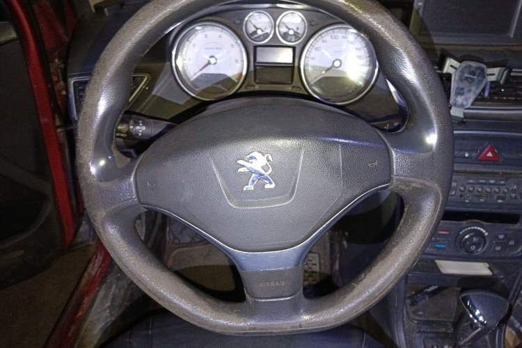 Used Peugeot 308 2012 1.6L Automatic Fashion Edition Steering Wheel