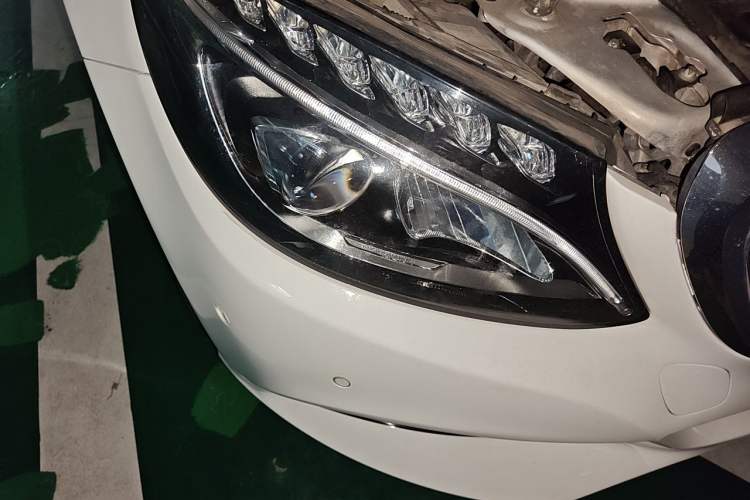 Used Mercedes-Benz C-Class 2015 C 200 L
