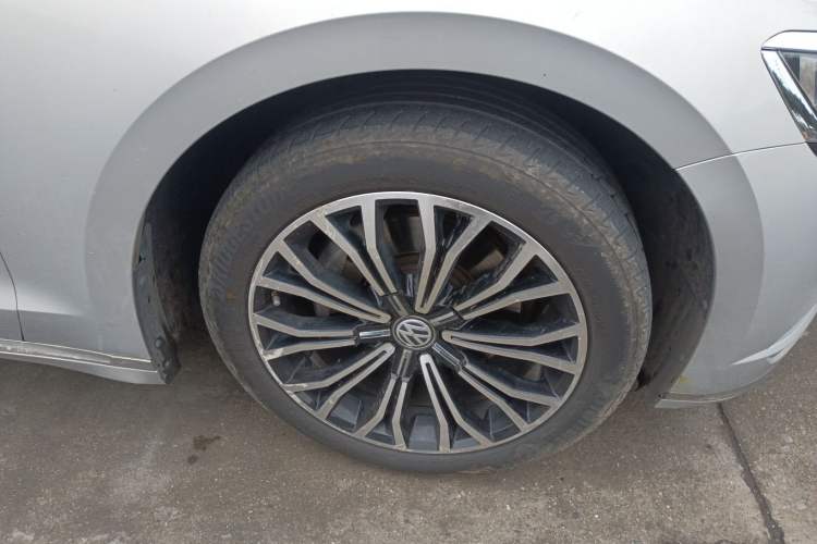 Used Volkswagen Phideon 2019 380TSI Two-Wheel Drive Business Edition China VI Standard