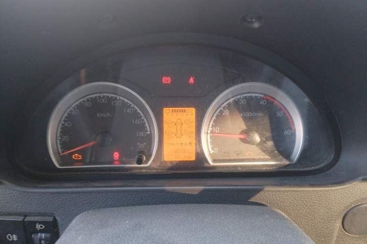 Used Dongfeng Yufeng Yufeng 2020 2.3T Economy Standard Edition Logistics Vehicle Short Wheelbase Mid-Roof Design 5-9 Seats WP2.3