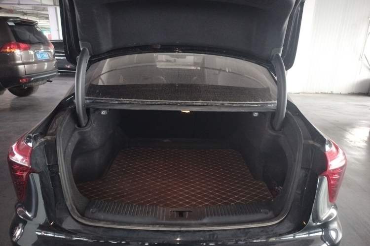 Used Hongqi H5 2023 1.5T DCT Smart Connect Flagship Edition Trunk