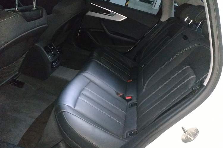 Used Audi A4L 2020 40 TFSI Luxury Dynamic Model
