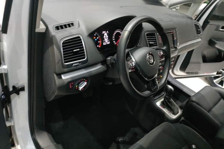 Used Volkswagen Sharan 2018 Revised Version 380TSI Comfort Edition 7-Seater
