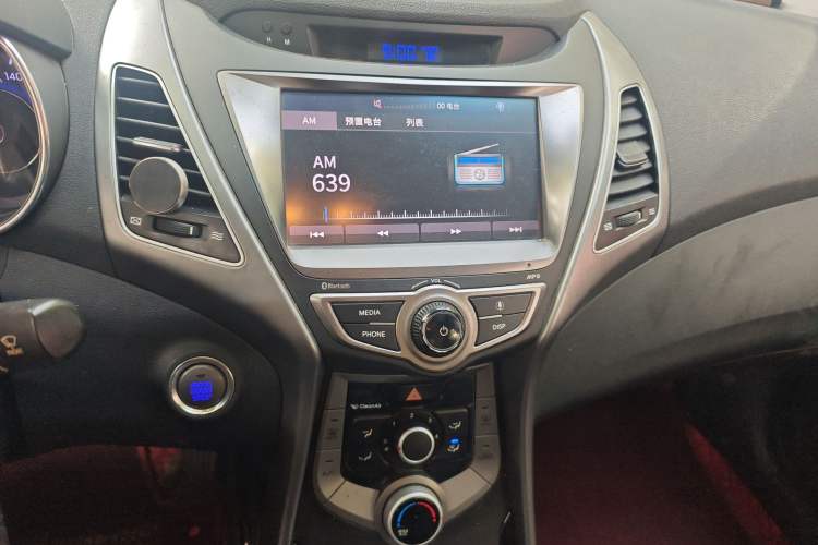 Used Hyundai Elantra (5th Generation / Langdong) 2016 1.6L Automatic Prestige Model Audio And AC Panel