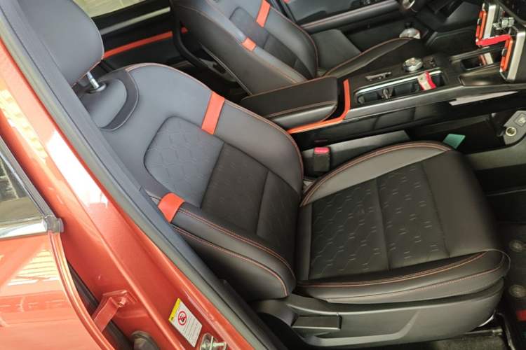 Ojetý Haval DARGO 2021 2.0T DCT Two-Wheel Drive Chinese Mastiff Edition