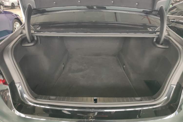Used BMW 7 Series 2021 730Li M Sport Package Trunk