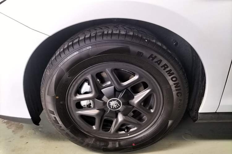 Used BYD Qin PLUS 2025 DM-i Smart Drive 55KM Leading Model
