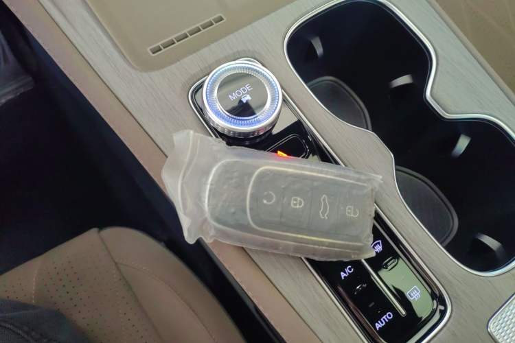 Used Chery Tiggo 8 PLUS 2025 290TGDI DCT Prestige 5-Seater