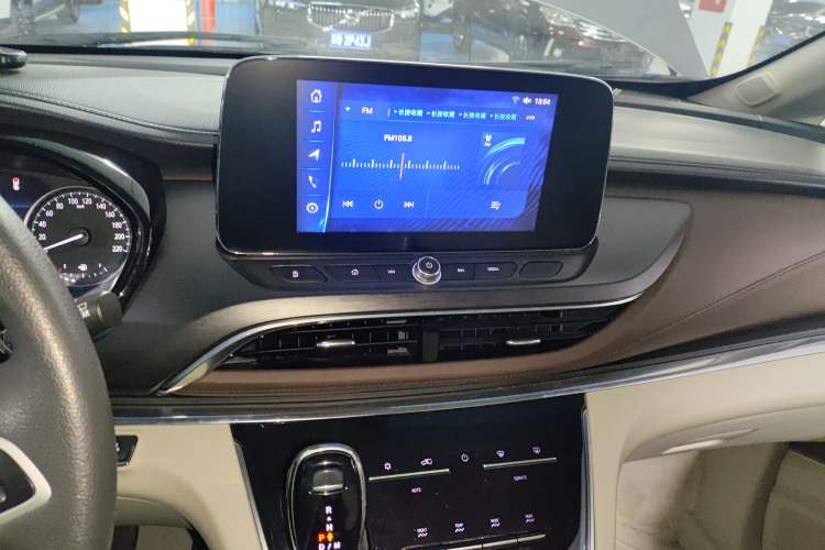 Used Buick GL8 2023 Land Executive Class Comfort Model