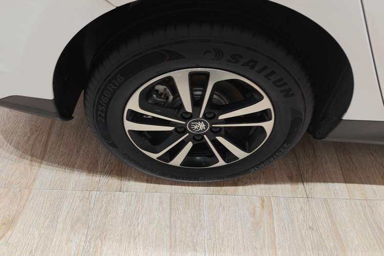 Used BYD Qin PLUS 2025 DM-i Smart Drive 120KM Superior Model Exterior 5