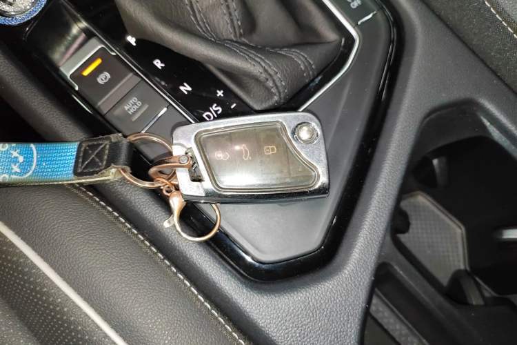 Used Volkswagen Tiguan L 2023 330TSI Automatic Two-Wheel Drive R-Line Enjoyment Edition
