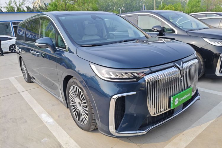 Used VOYAH Dream 2025 PHEV Four-Wheel-Drive Flagship Kunpeng Edition Front Right 45 Deg