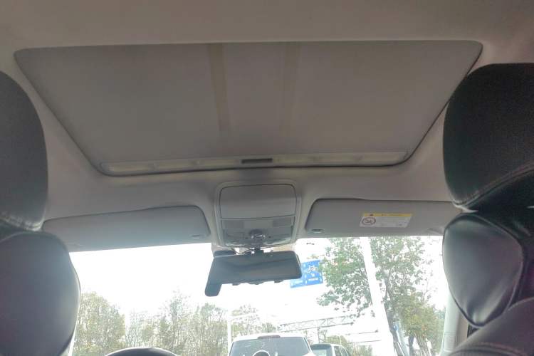 Used Volkswagen Sagitar 2015 230TSI Automatic Luxury Model Headliner