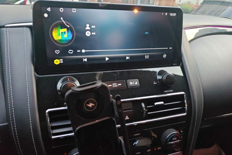 Used Nissan Patrol  Audio And AC Panel