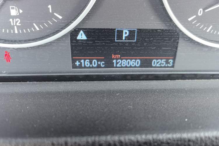 Used BMW X1 2018 xDrive20Li Luxury Edition Odometer Close Up